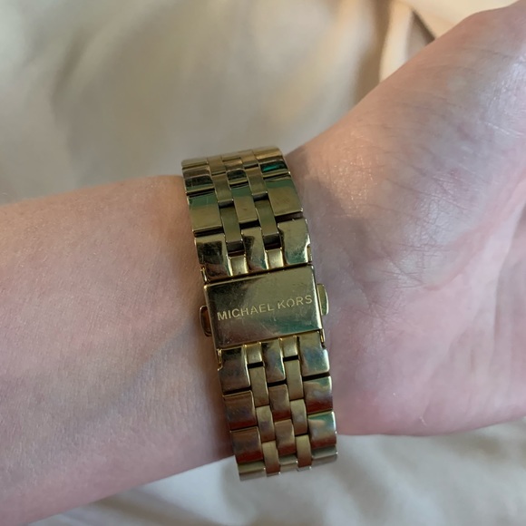 Gold Michael Kors watch - Picture 4 of 5